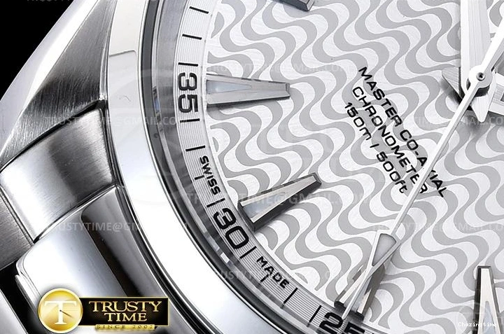 1031 OMG0659 – Aqua Terra 150m